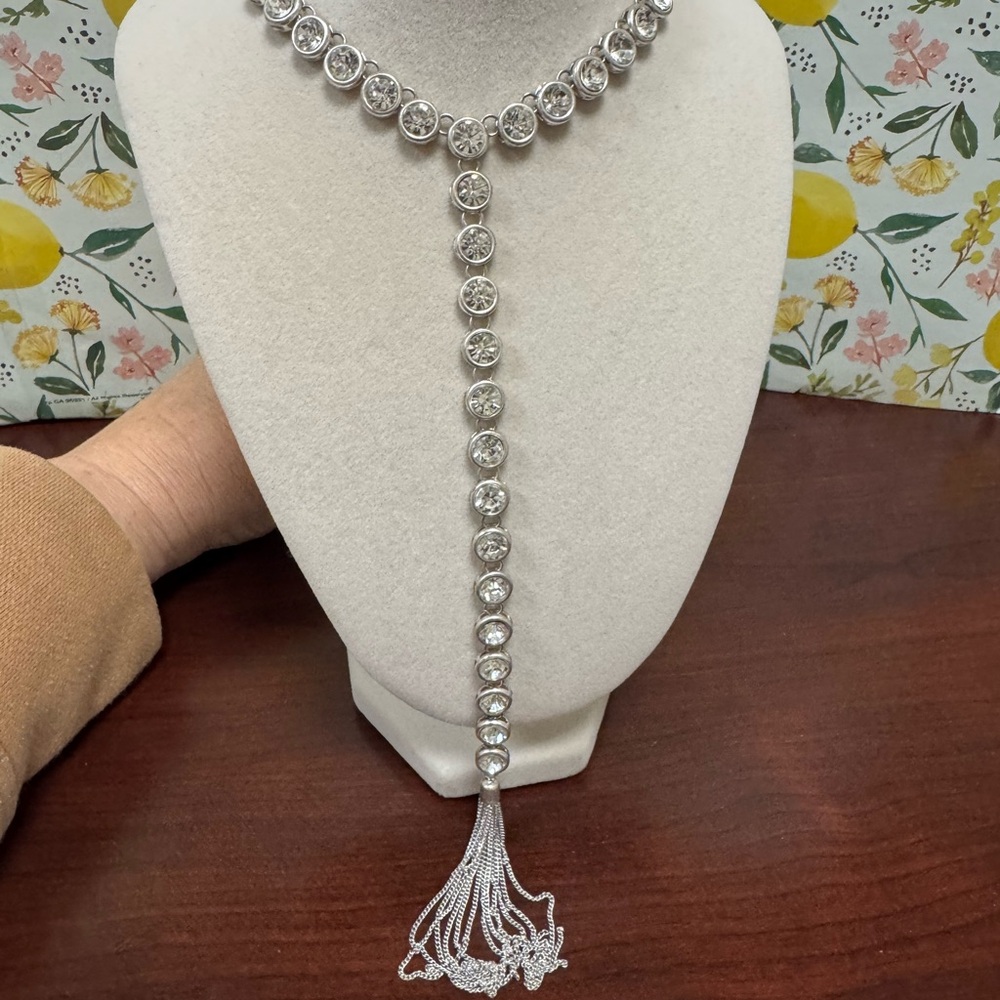 Elegant Silver Necklace with Crystal Accents